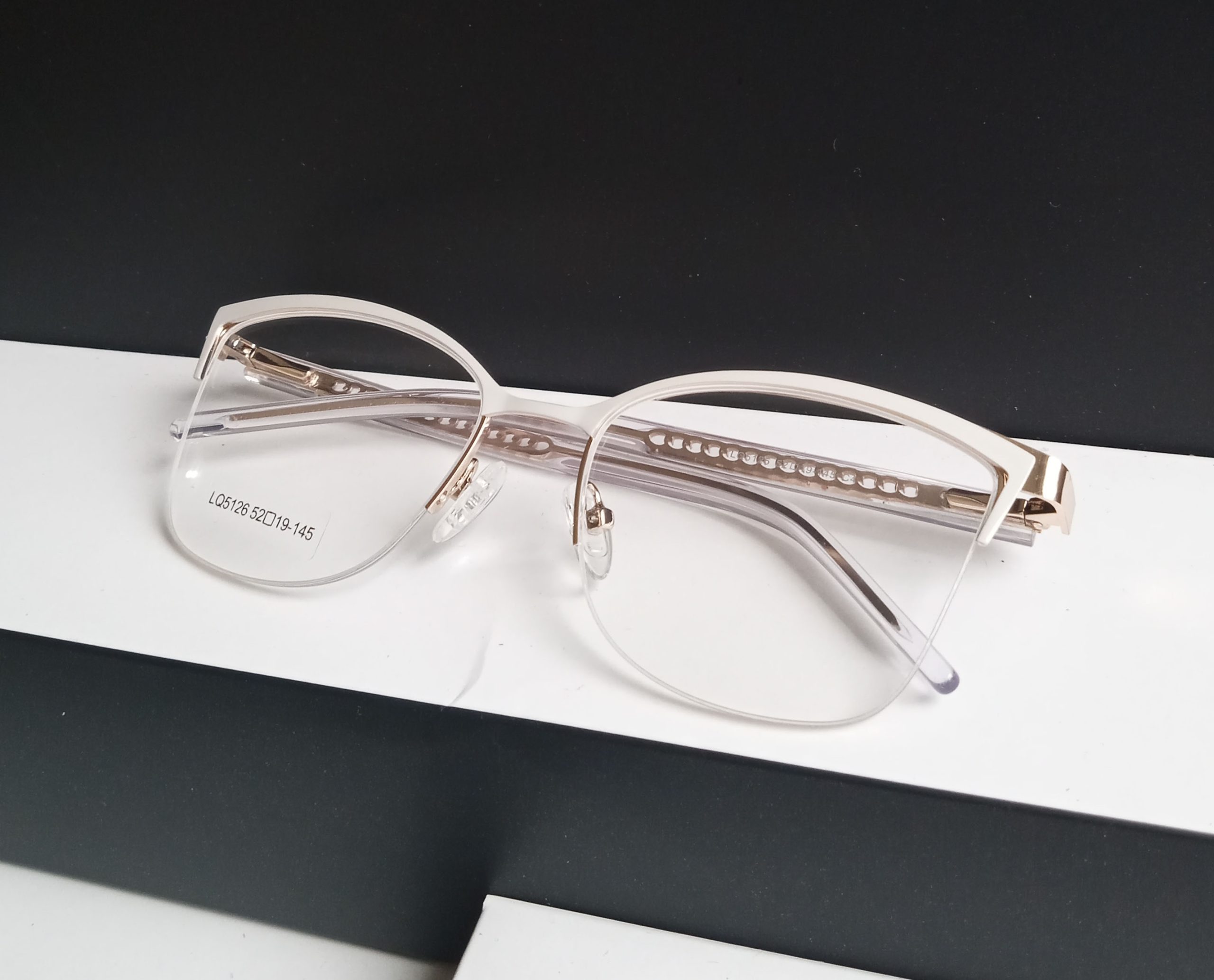 Aro de Metal Branco e Dourado com Nylon. | MA0004