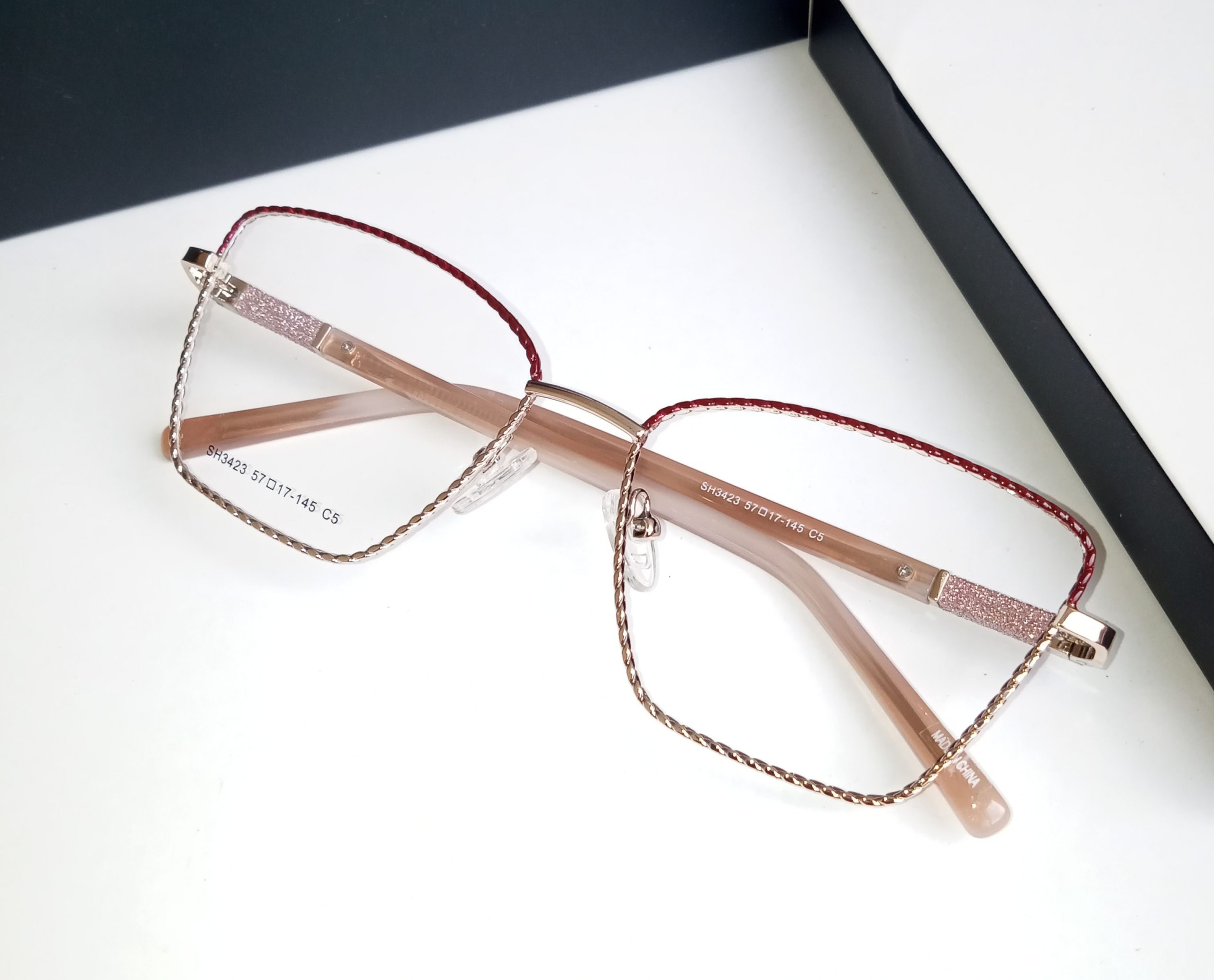 Metal c/ Textura moderna Dourado e Vinho haste com Brilho. | MB0004