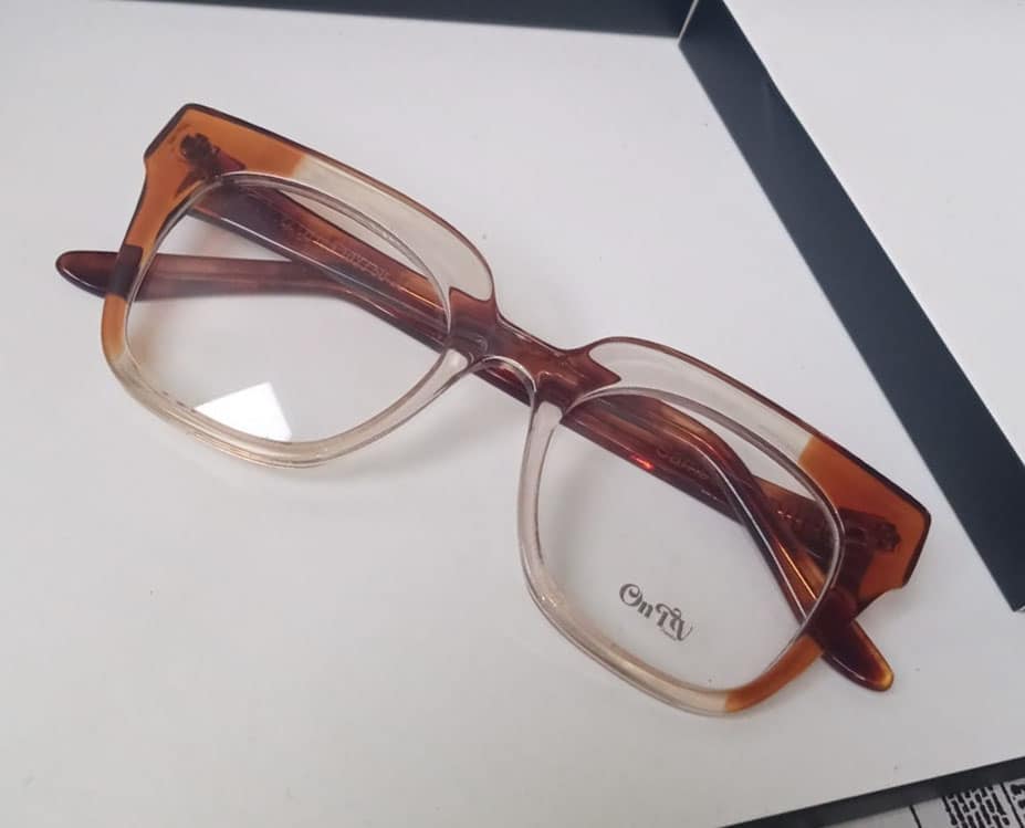 OnTV Acetato Alta qualidade Translúcido cristal e Marrom. | AOTV 0003